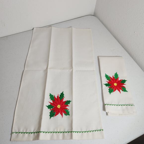 Vintage Hallie ST. Mary INC Linen Blend Christmas Poinsettia Fingertip Towels - Picture 4 of 13
